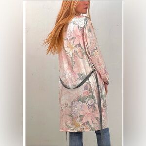 Vintage robe or kimono or swim coverup with lilies and cabbage roses medium